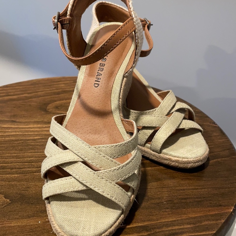 Lucky Brand wedge espadrilles sandals